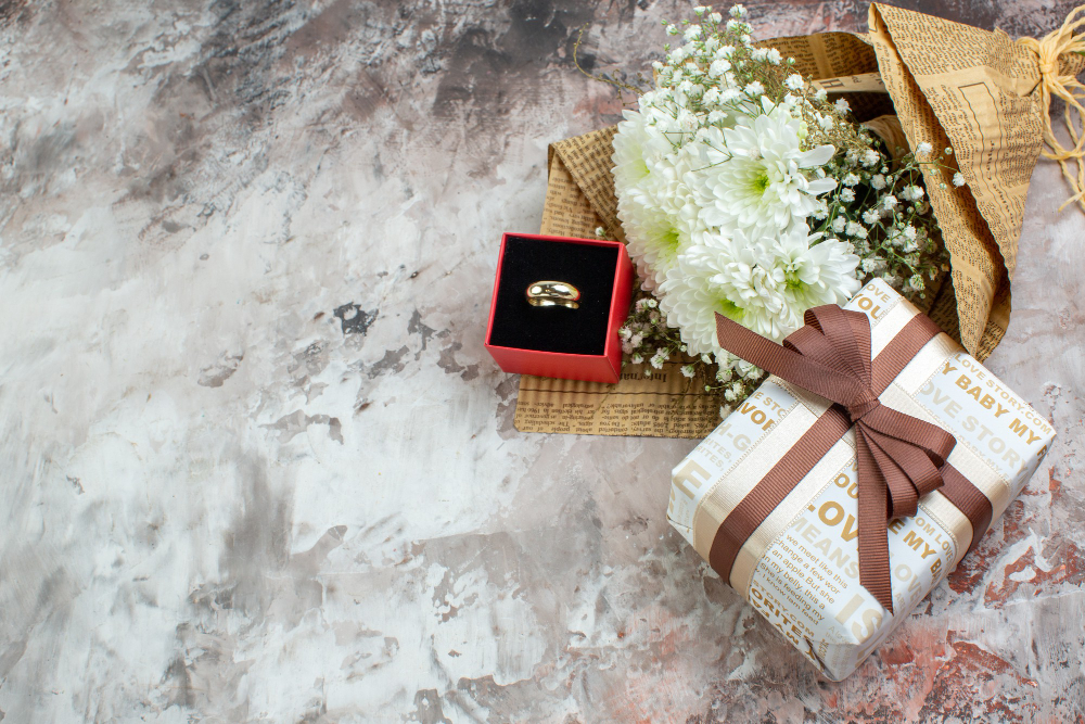 Introducing Top 10+ Thoughtful Gifts Ideas for Friends Wedding